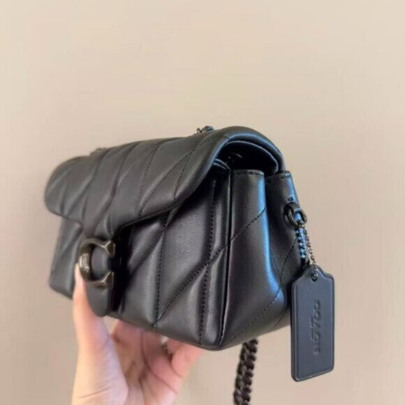 Coach Tabby Shoulder Bag 20 With Pillow Quilting - Picture 2 of 4